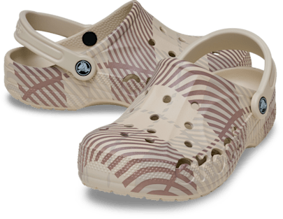 Baya Holiday Graphic Clog